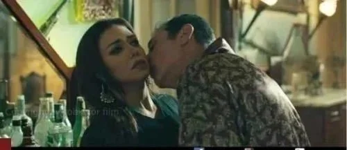 شاهد قبل الحذف.. فيديو لـ رانيا يوسف مع خالد علي قناة ام بي سي كما ولدتها امها.. تعرف على التفاصيل 