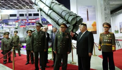زعيم كوريا الشمالية يلتقي وزير الدفاع الروسي