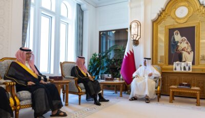 سمو وزير الخارجية يلتقي رئيس الوزراء وزير خارجية قطر