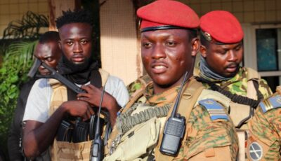 القائد العسكري في بوركينا فاسو: الأمن قبل الانتخابات