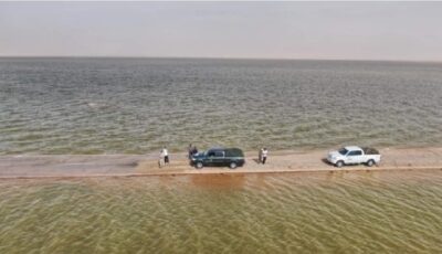 منطقة صحراوية في ليبيا تتحول لبحر.. صور
