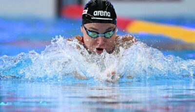 «بطولة العالم للسباحة»: ميلوتيتي حاملة لقب سباق 100 متر تودع المنافسة