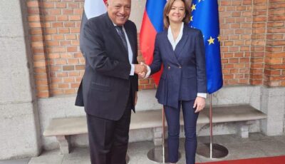 وزير الخارجية يعقد لقاء ثنائيًا ومباحثات موسعة مع نظيرته السلوفينية